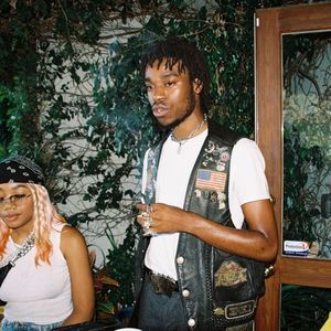 Meet your Posher, Dom